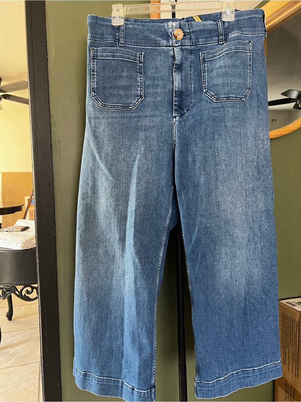 Anthropologie women’s  Relaxed Wide-Leg Jeans in Medium Blue Wash